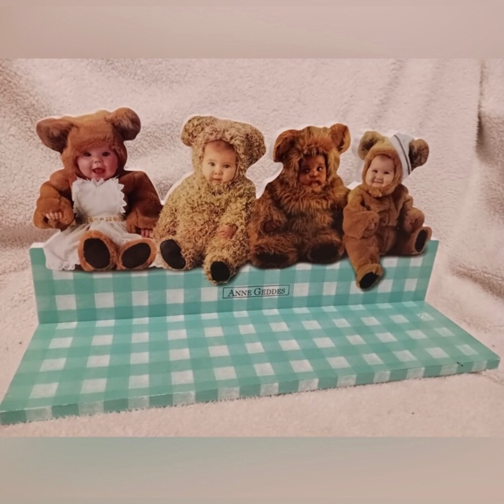 Anne Geddes Bear Costume Baby Display (Green)